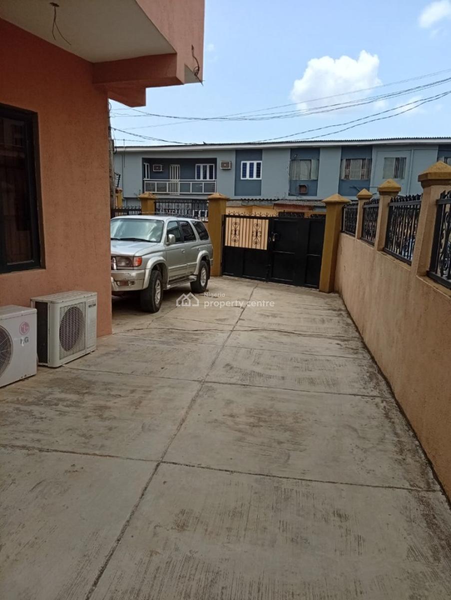 2 Bedrooms in Nice Compound, Opebi, Ikeja, Lagos, Flat / Apartment for Rent