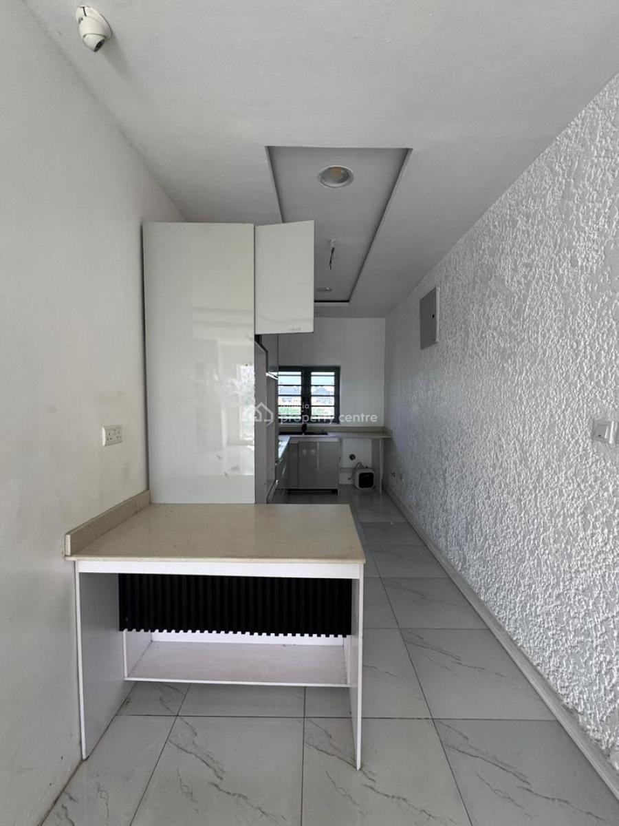 2 Bedroom Apartment with Swimming Pool on The 4th Floor, Ikate, Lekki, Lagos, Flat / Apartment for Sale