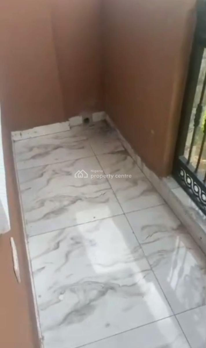 Spacious Standard Decent Two Bedroom Apartment, Alagomeji, Yaba, Lagos, Flat / Apartment for Rent