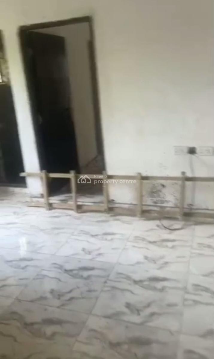 Spacious Standard Decent Two Bedroom Apartment, Alagomeji, Yaba, Lagos, Flat / Apartment for Rent