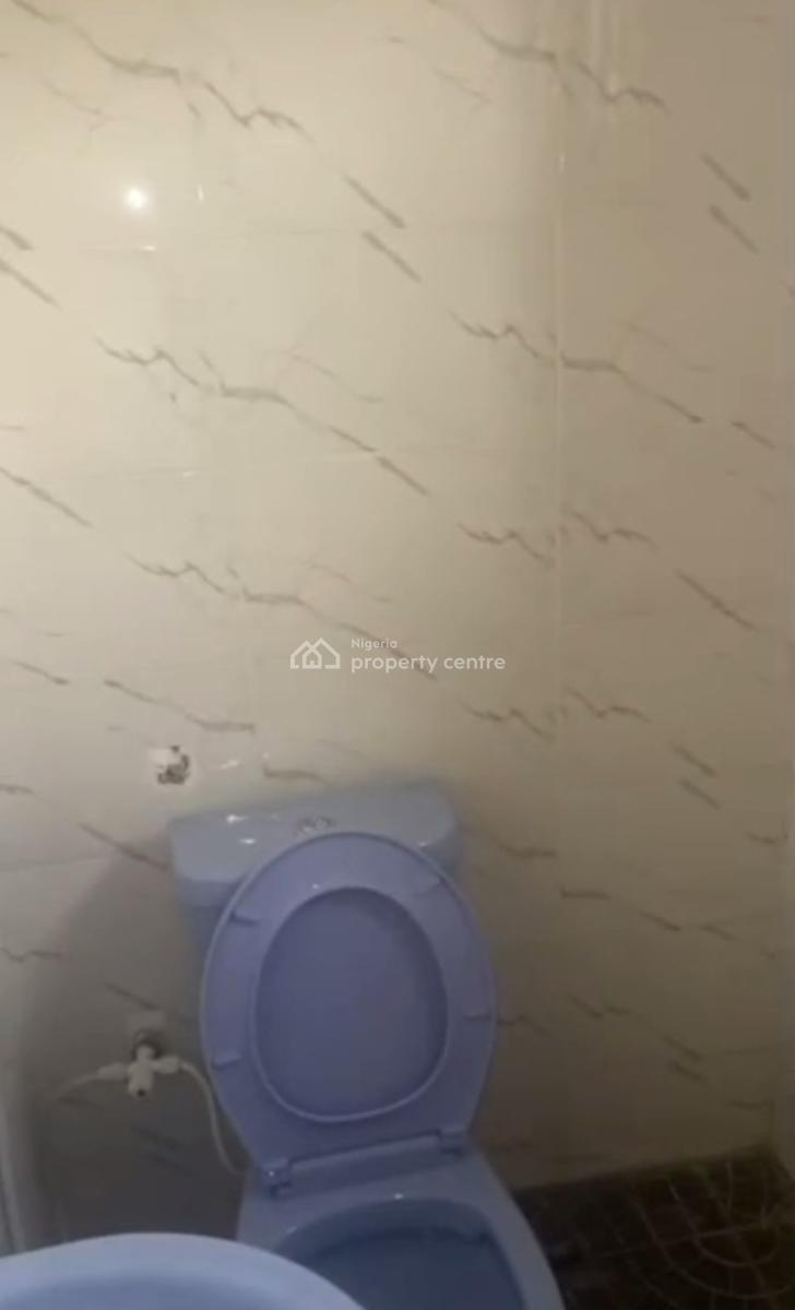 Spacious Standard Decent Two Bedroom Apartment, Alagomeji, Yaba, Lagos, Flat / Apartment for Rent