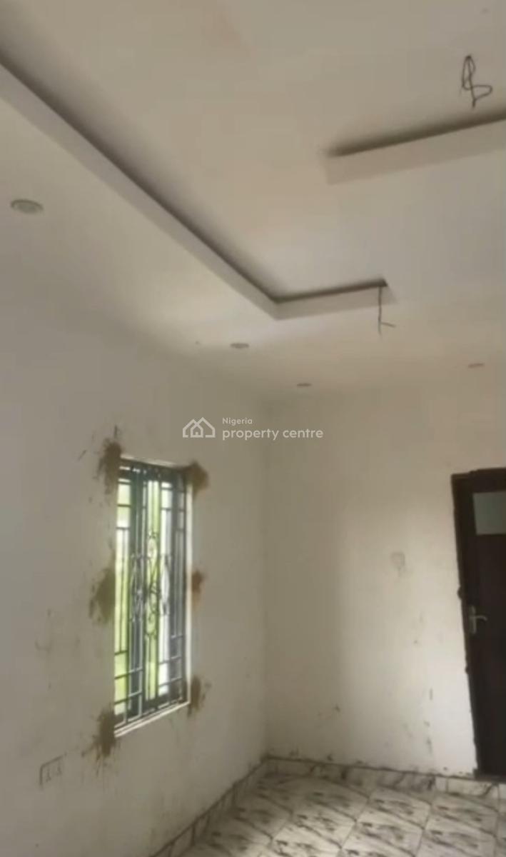 Spacious Standard Decent Two Bedroom Apartment, Alagomeji, Yaba, Lagos, Flat / Apartment for Rent