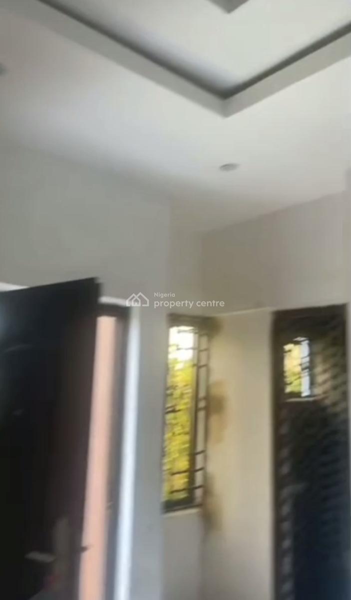 Spacious Standard Decent Two Bedroom Apartment, Alagomeji, Yaba, Lagos, Flat / Apartment for Rent