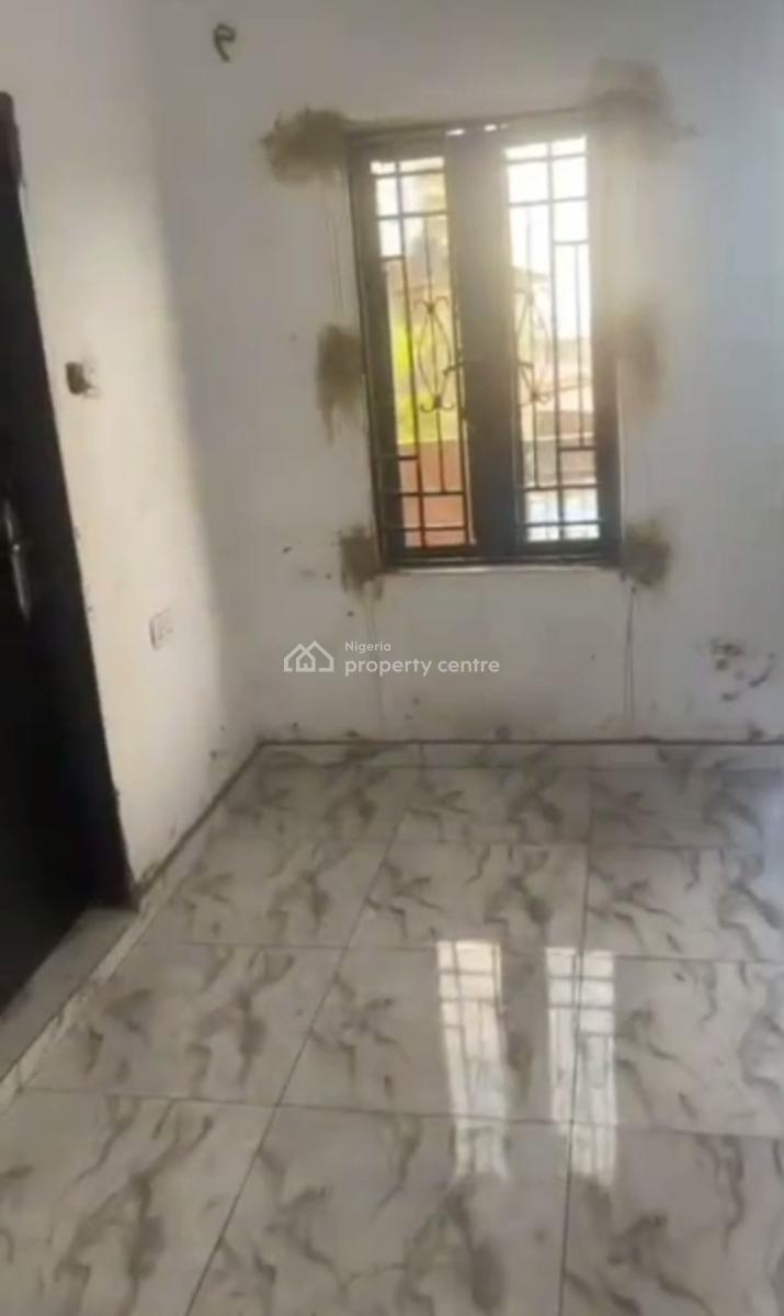 Spacious Standard Decent Two Bedroom Apartment, Alagomeji, Yaba, Lagos, Flat / Apartment for Rent