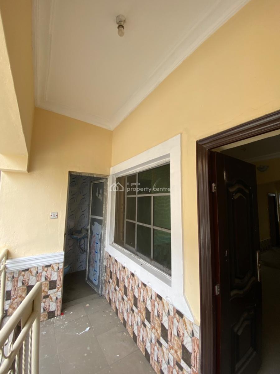 Spacious 3 Bedroom Apartment with 4 Toilets & Federal Light, Farm Road 2, Eliozu, Port Harcourt, Rivers, Flat / Apartment for Rent