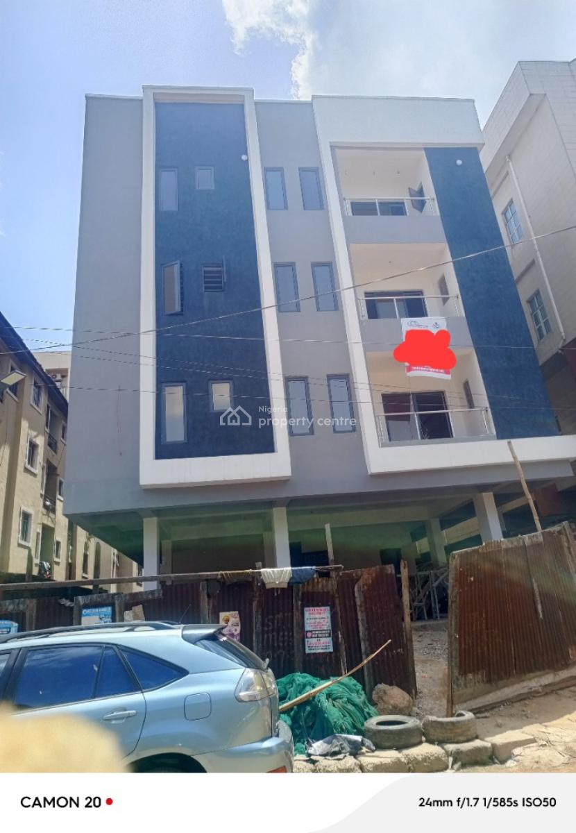 Lovely 3 Bedroom Apartment with Bq in a Serene Environment Perfect for, Alagomeji, Yaba, Lagos, Flat / Apartment for Sale