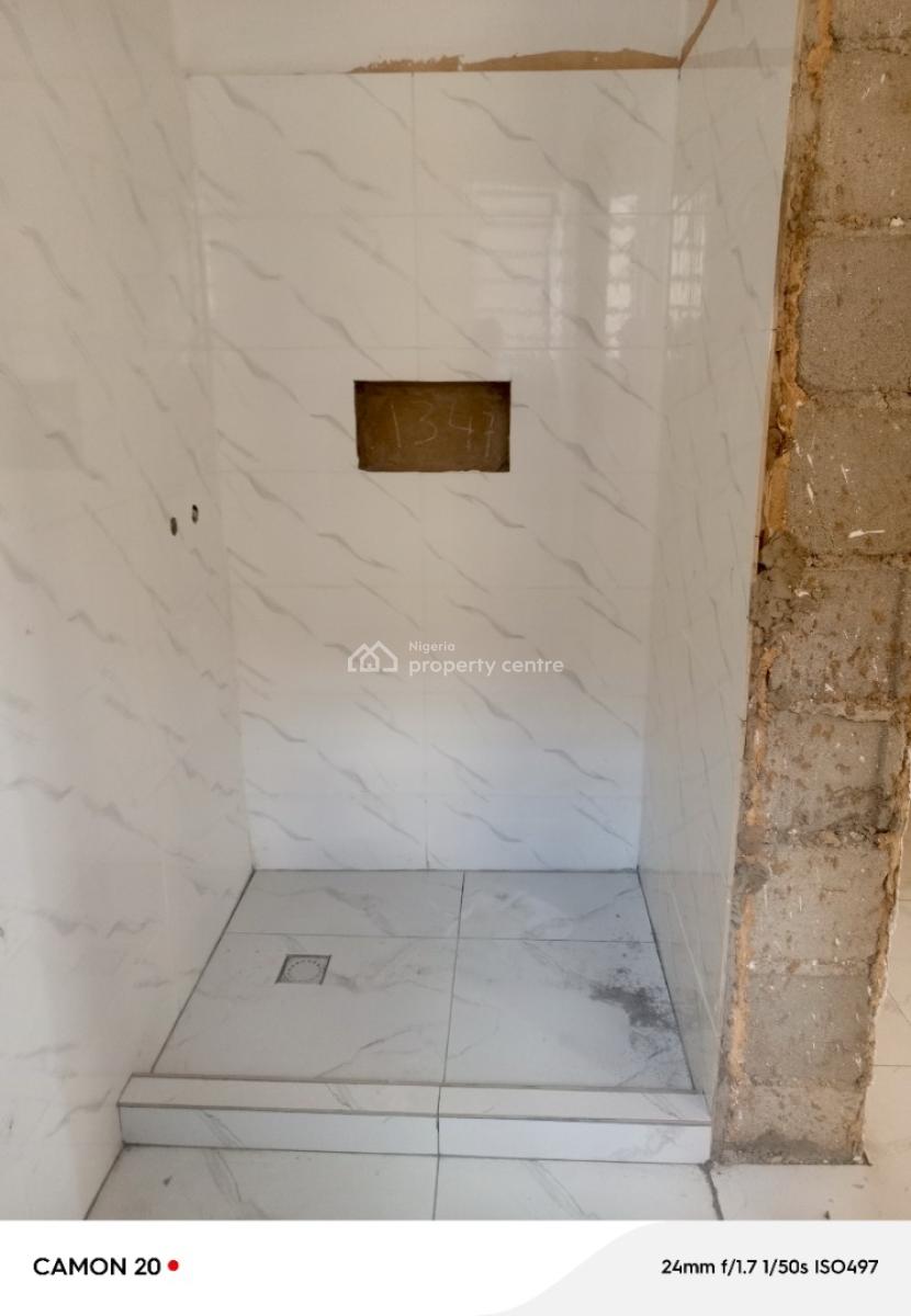 Lovely 3 Bedroom Apartment with Bq in a Serene Environment Perfect for, Alagomeji, Yaba, Lagos, Flat / Apartment for Sale