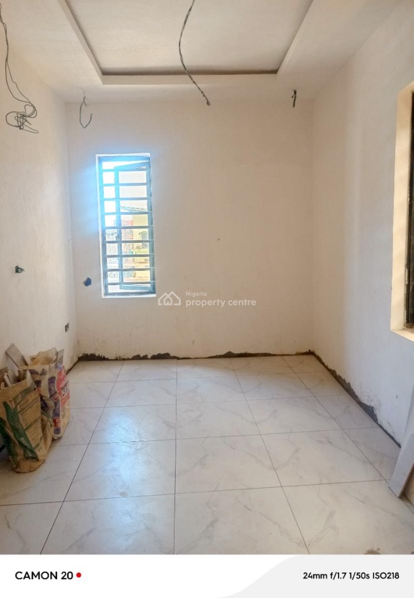 Lovely 3 Bedroom Apartment with Bq in a Serene Environment Perfect for, Alagomeji, Yaba, Lagos, Flat / Apartment for Sale