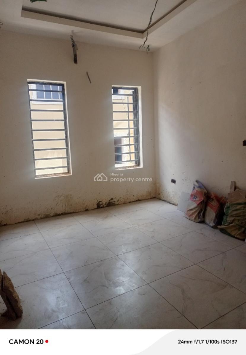 Lovely 3 Bedroom Apartment with Bq in a Serene Environment Perfect for, Alagomeji, Yaba, Lagos, Flat / Apartment for Sale