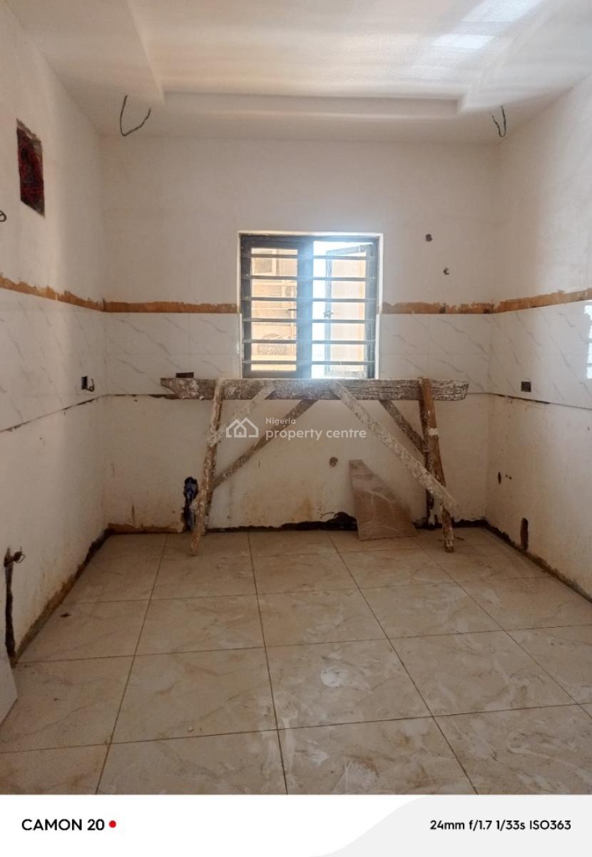 Lovely 3 Bedroom Apartment with Bq in a Serene Environment Perfect for, Alagomeji, Yaba, Lagos, Flat / Apartment for Sale