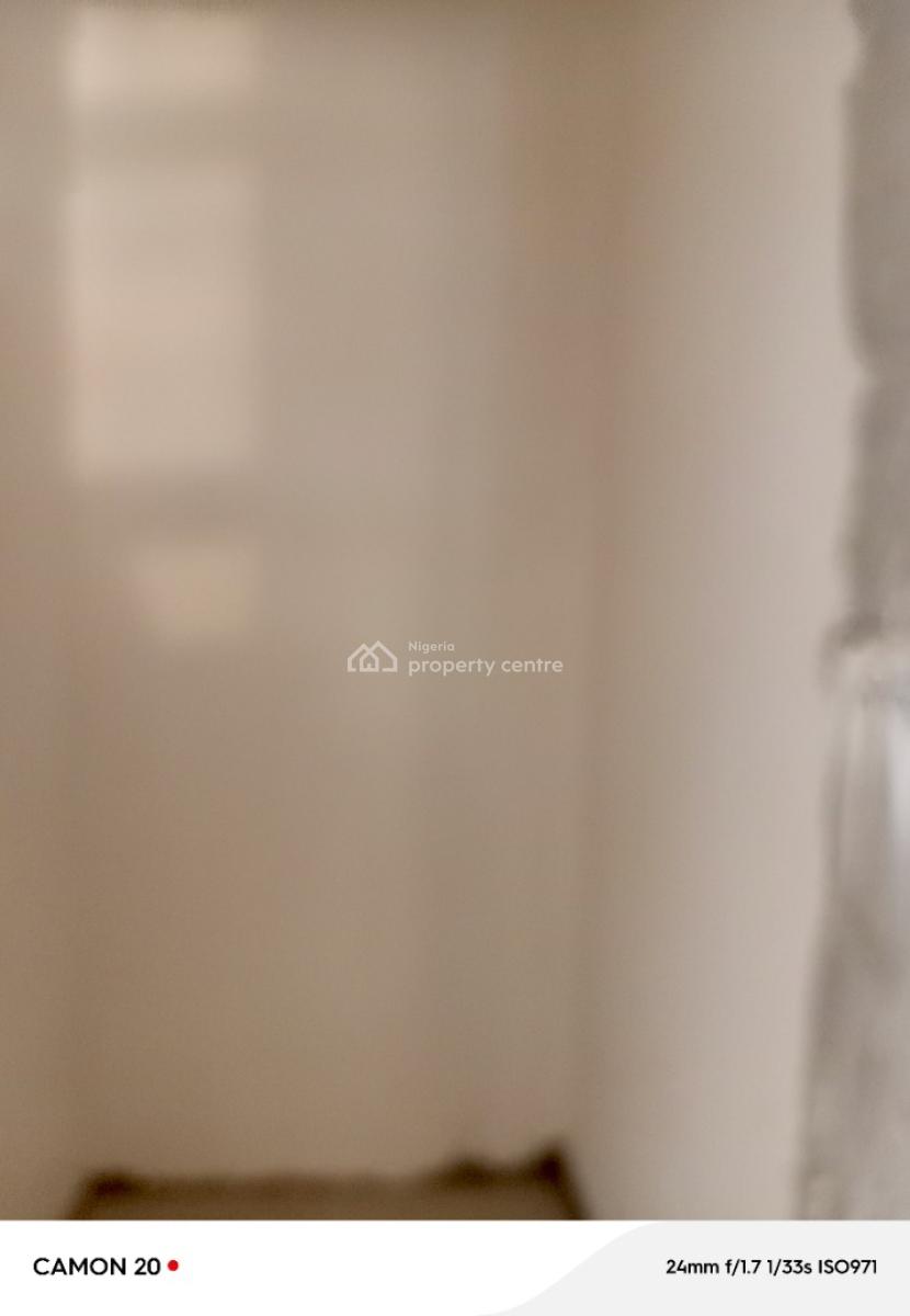 Lovely 3 Bedroom Apartment with Bq in a Serene Environment Perfect for, Alagomeji, Yaba, Lagos, Flat / Apartment for Sale