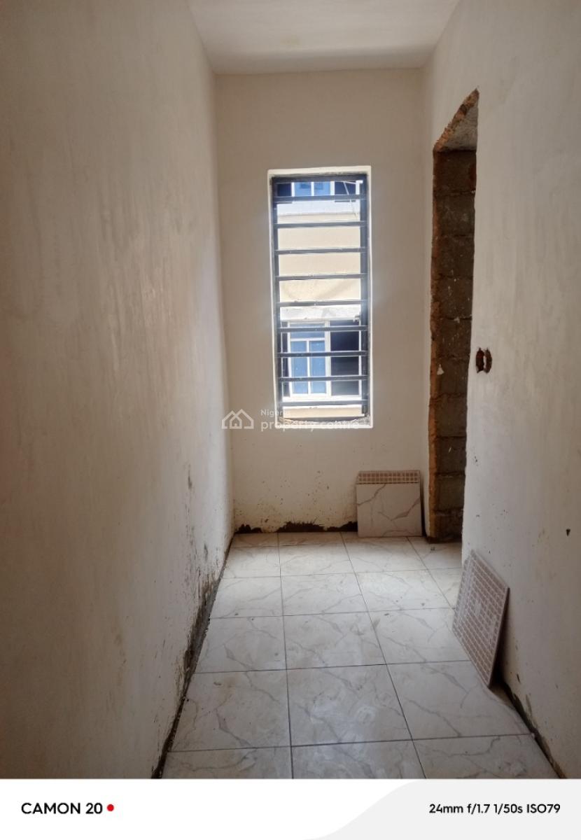 Lovely 3 Bedroom Apartment with Bq in a Serene Environment Perfect for, Alagomeji, Yaba, Lagos, Flat / Apartment for Sale