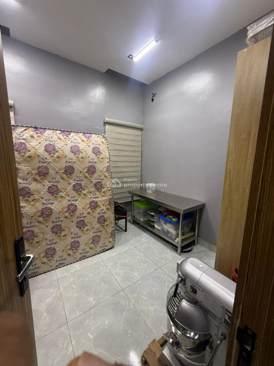 Standard 4 Bedroom Terrace Fully Furnished Duplex, Tarred Road, Gaduwa, Abuja, Terraced Duplex for Sale