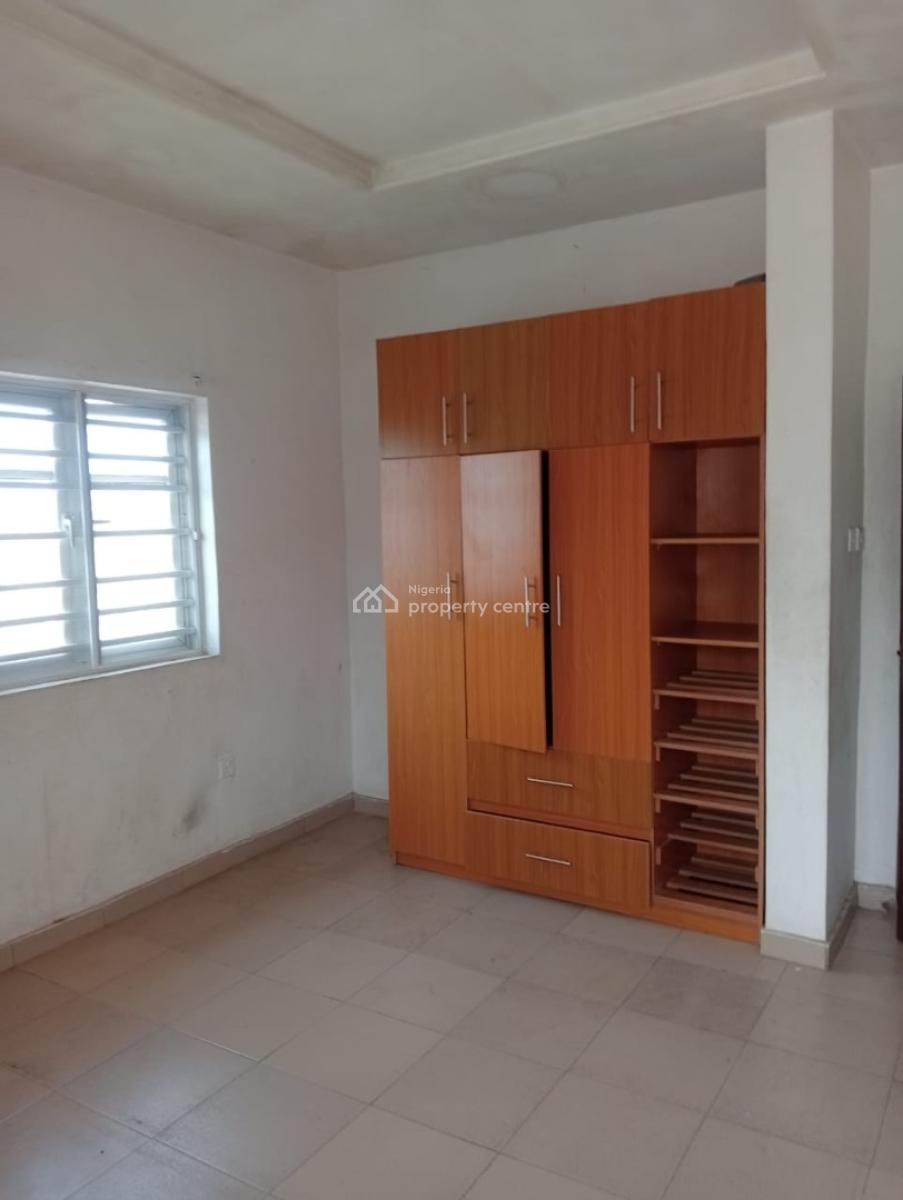 Lovely 3 Bedroom Flat, Olawaiye Estate, Olowora, Magodo, Lagos, Flat / Apartment for Rent