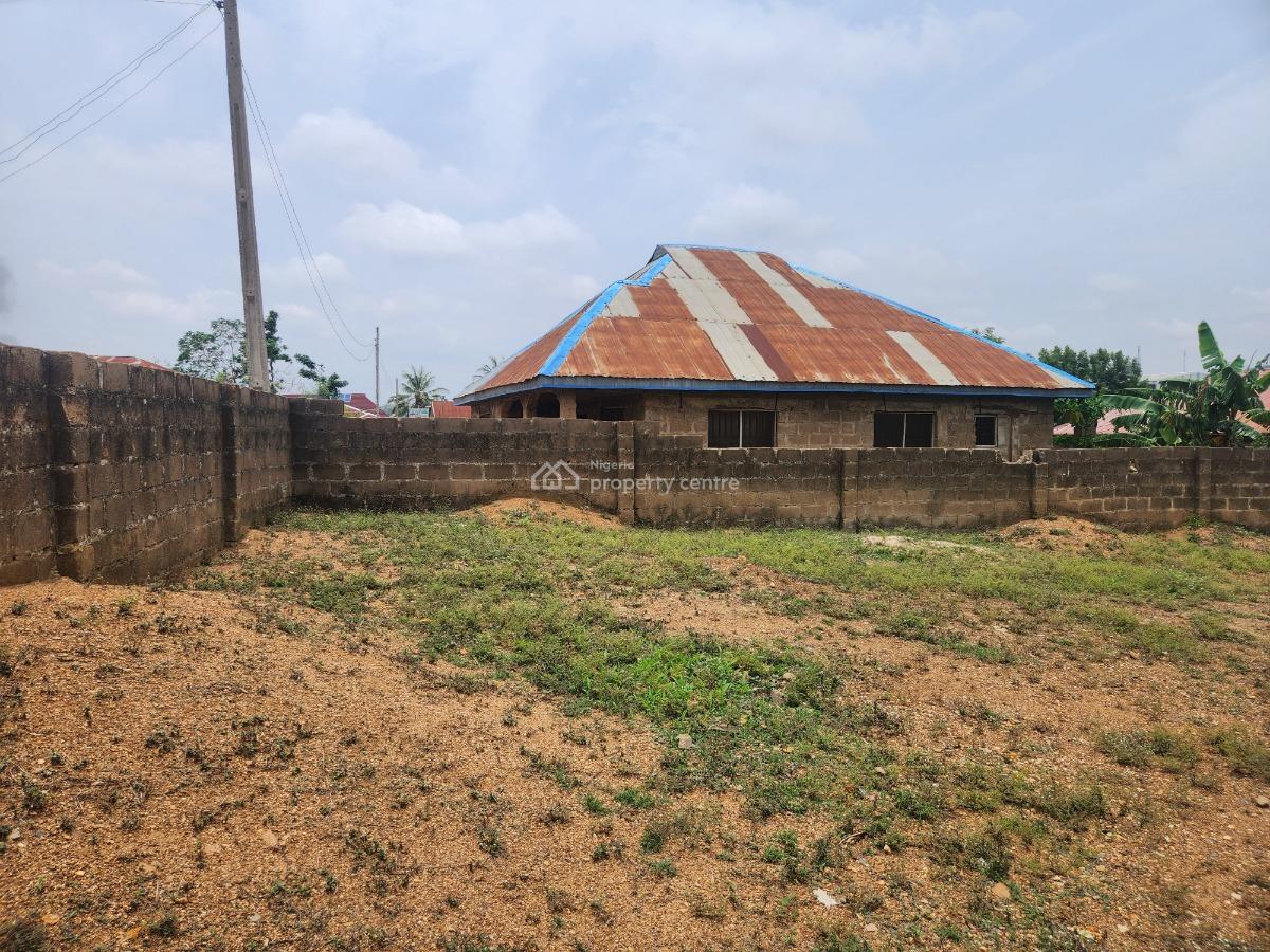 Lovely 370m2 Cut Out Land in a Good Neighborhood, Near 4square Arapaja Area Near Odo Ona Kekere Off Podo Road, Ibadan, Oyo, Residential Land for Sale