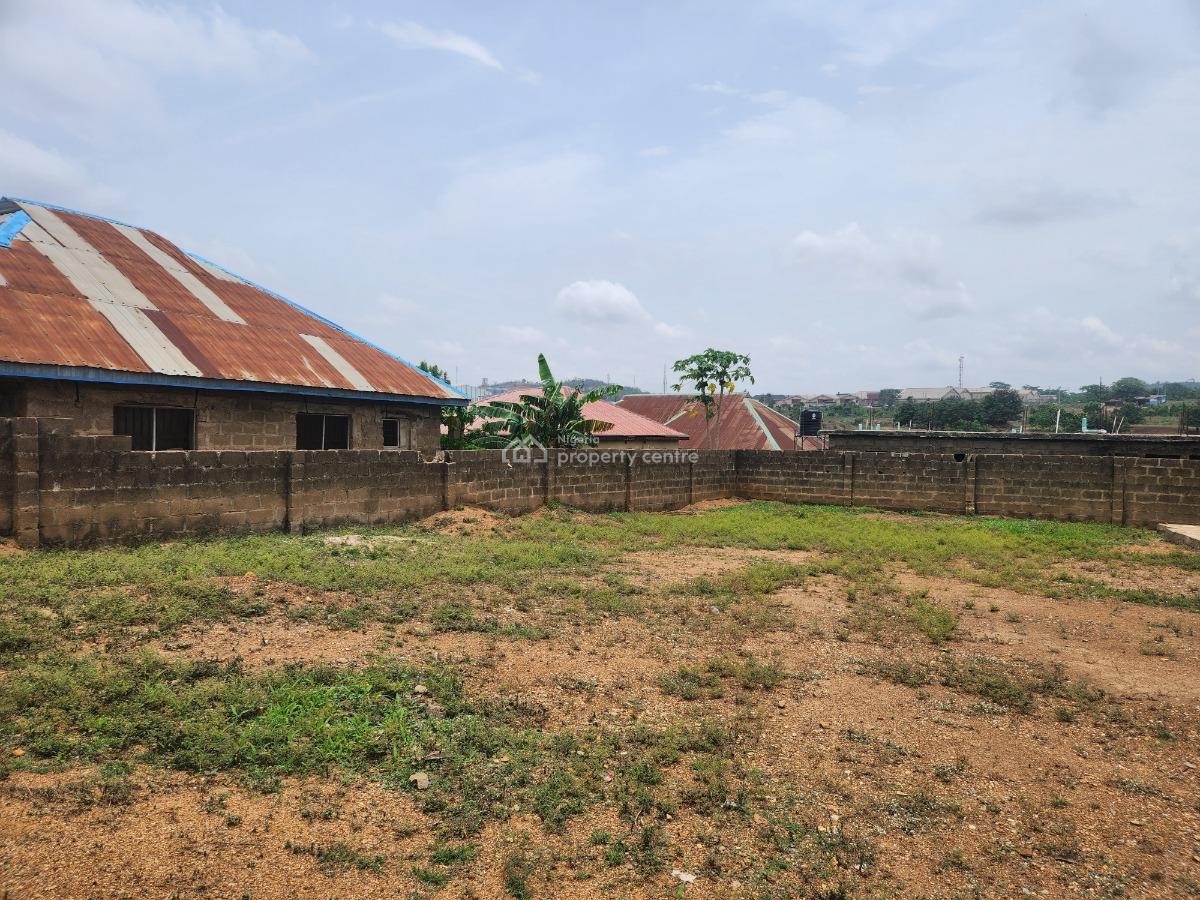 Lovely 370m2 Cut Out Land in a Good Neighborhood, Near 4square Arapaja Area Near Odo Ona Kekere Off Podo Road, Ibadan, Oyo, Residential Land for Sale