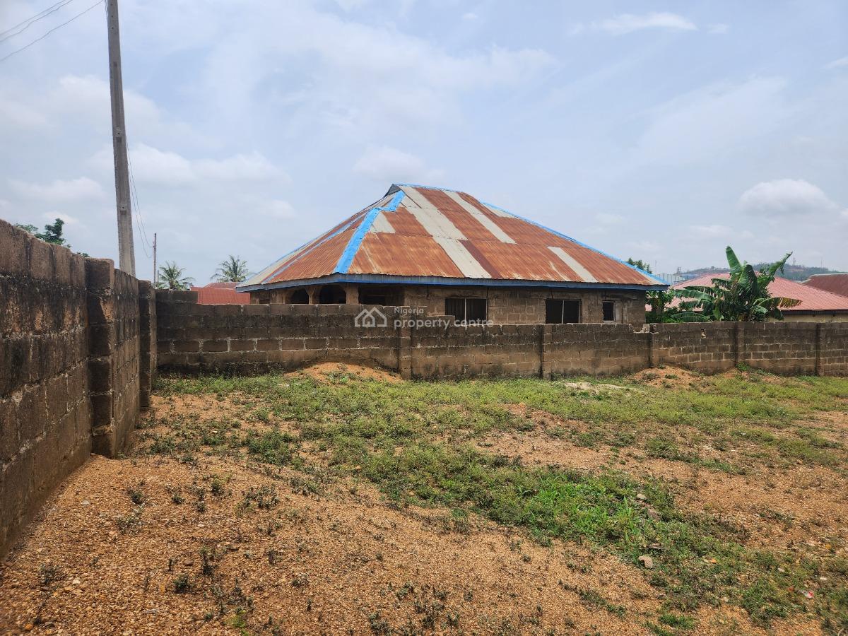 Lovely 370m2 Cut Out Land in a Good Neighborhood, Near 4square Arapaja Area Near Odo Ona Kekere Off Podo Road, Ibadan, Oyo, Residential Land for Sale