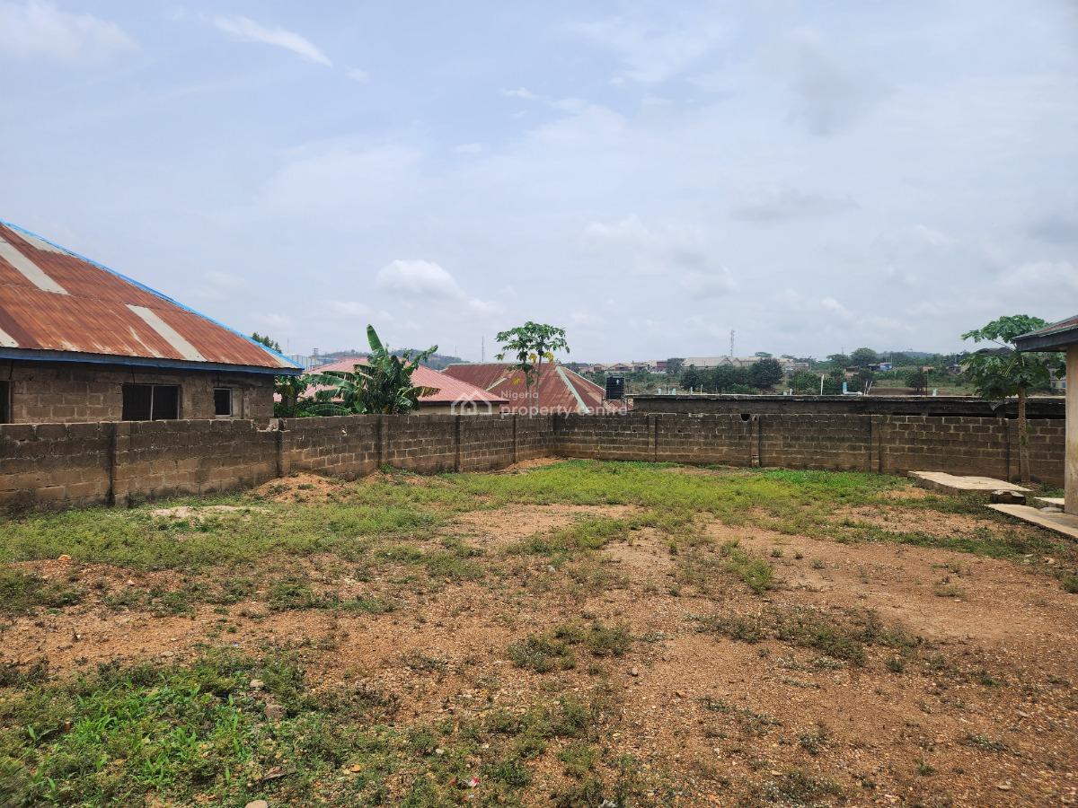 Lovely 370m2 Cut Out Land in a Good Neighborhood, Near 4square Arapaja Area Near Odo Ona Kekere Off Podo Road, Ibadan, Oyo, Residential Land for Sale
