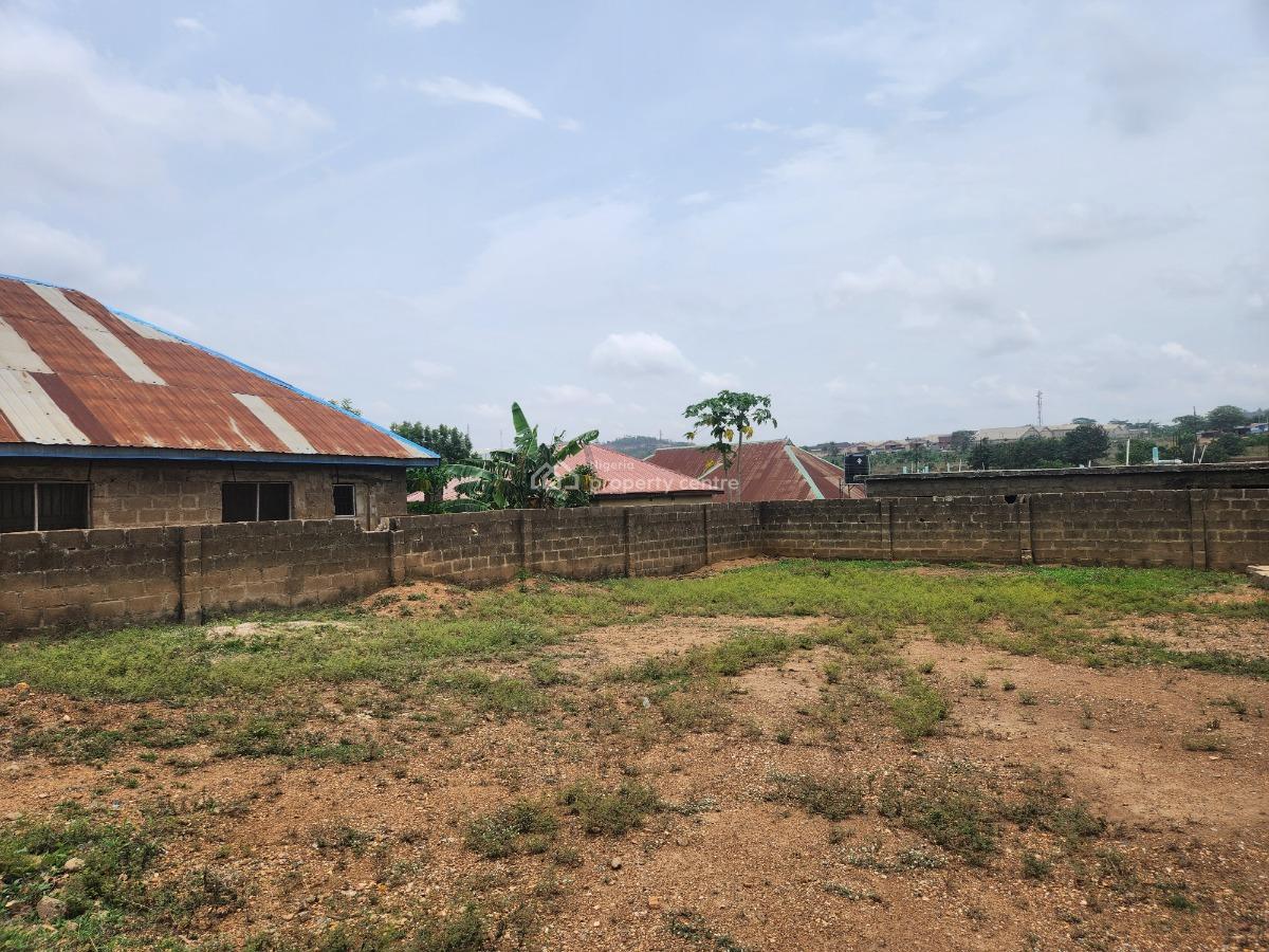 Lovely 370m2 Cut Out Land in a Good Neighborhood, Near 4square Arapaja Area Near Odo Ona Kekere Off Podo Road, Ibadan, Oyo, Residential Land for Sale