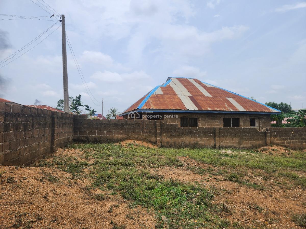 Lovely 370m2 Cut Out Land in a Good Neighborhood, Near 4square Arapaja Area Near Odo Ona Kekere Off Podo Road, Ibadan, Oyo, Residential Land for Sale