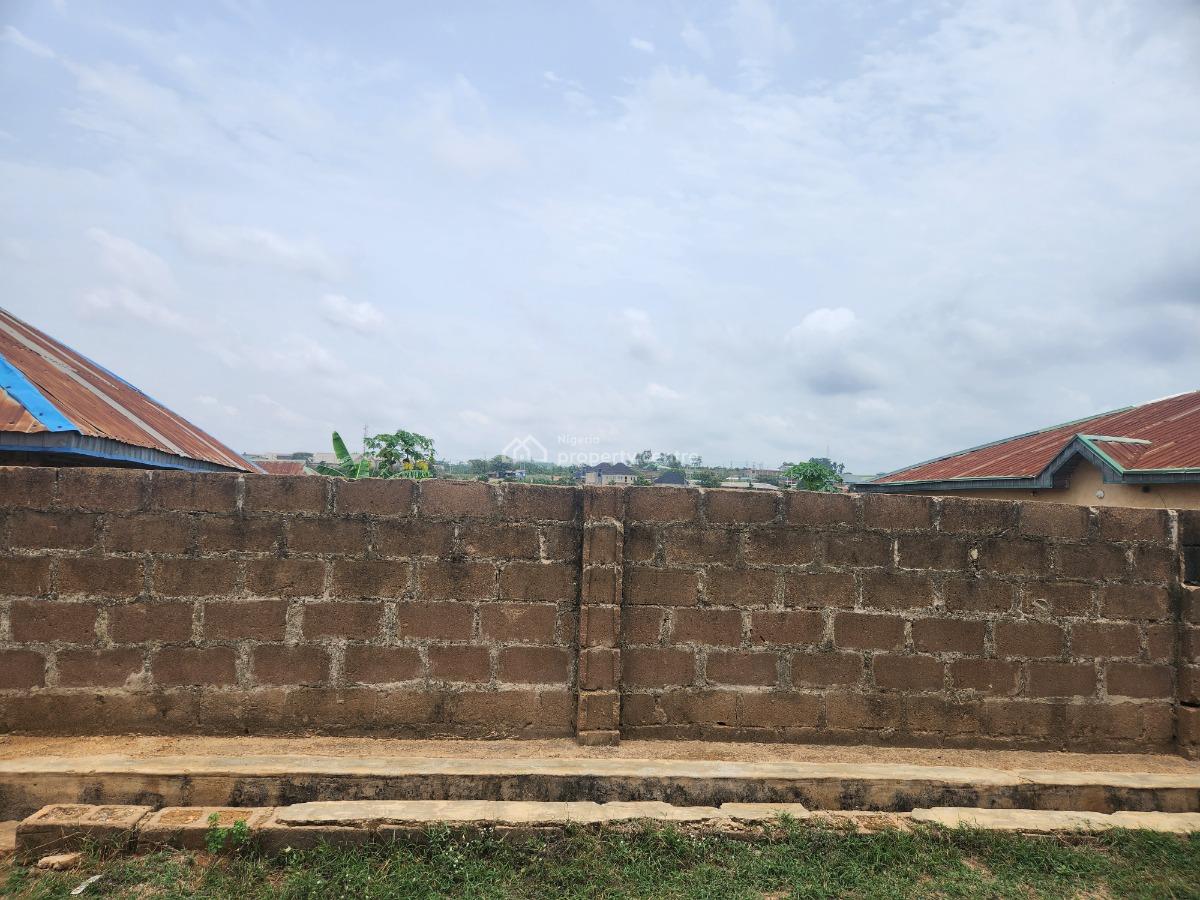 Lovely 370m2 Cut Out Land in a Good Neighborhood, Near 4square Arapaja Area Near Odo Ona Kekere Off Podo Road, Ibadan, Oyo, Residential Land for Sale