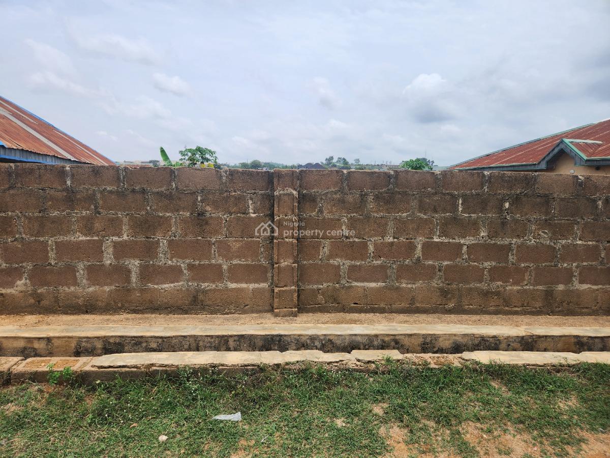 Lovely 370m2 Cut Out Land in a Good Neighborhood, Near 4square Arapaja Area Near Odo Ona Kekere Off Podo Road, Ibadan, Oyo, Residential Land for Sale