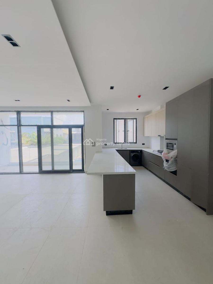 Waterfront 2 Bedroom Apartment, Lekki Phase 1, Lekki, Lagos, Flat / Apartment for Sale