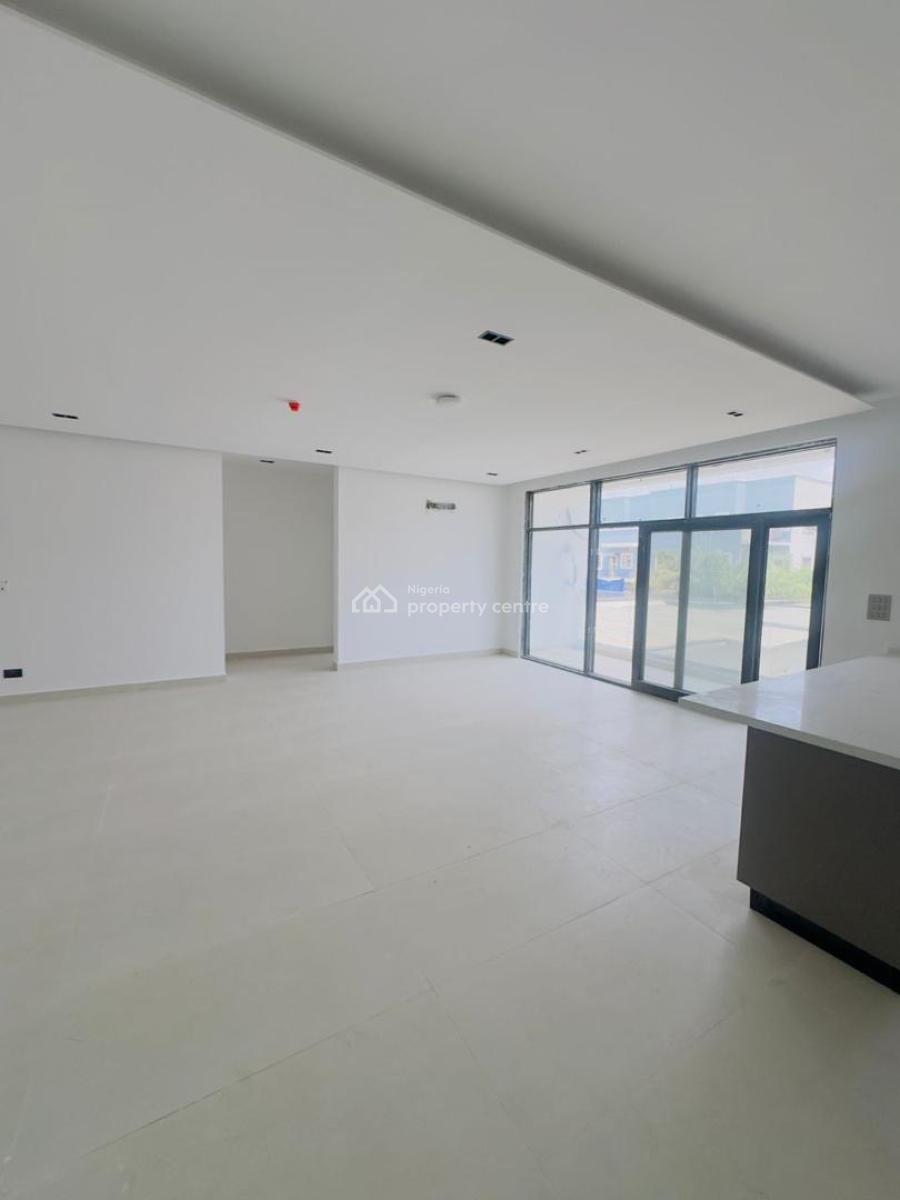 Waterfront 2 Bedroom Apartment, Lekki Phase 1, Lekki, Lagos, Flat / Apartment for Sale