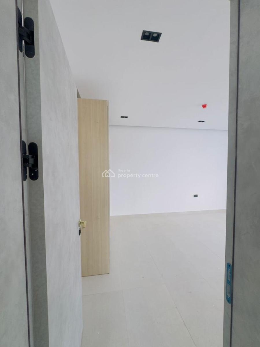 Waterfront 2 Bedroom Apartment, Lekki Phase 1, Lekki, Lagos, Flat / Apartment for Sale