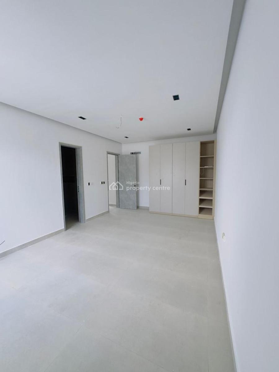 Waterfront 2 Bedroom Apartment, Lekki Phase 1, Lekki, Lagos, Flat / Apartment for Sale