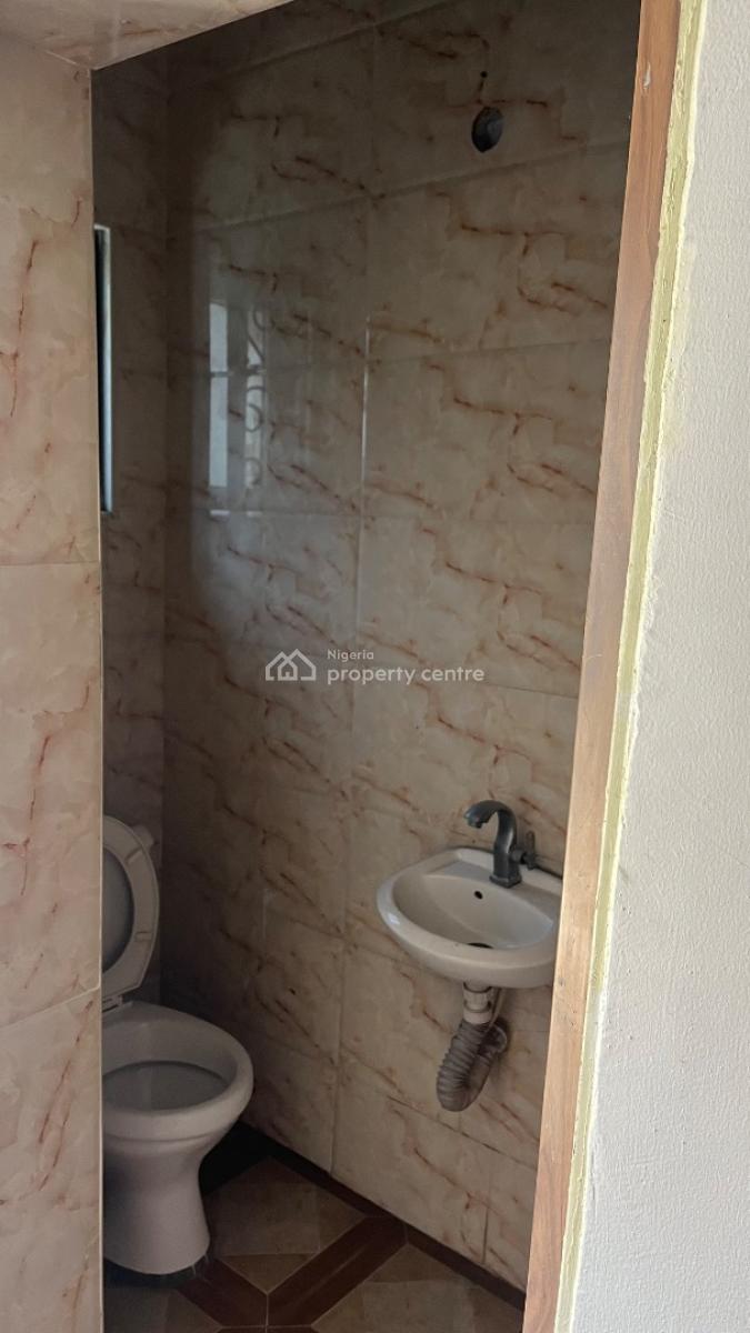 2 Bedroom Maisonette, Lekki Phase 1, Lekki, Lagos, Flat / Apartment for Rent