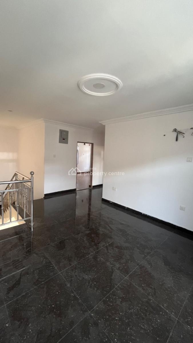 2 Bedroom Maisonette, Lekki Phase 1, Lekki, Lagos, Flat / Apartment for Rent