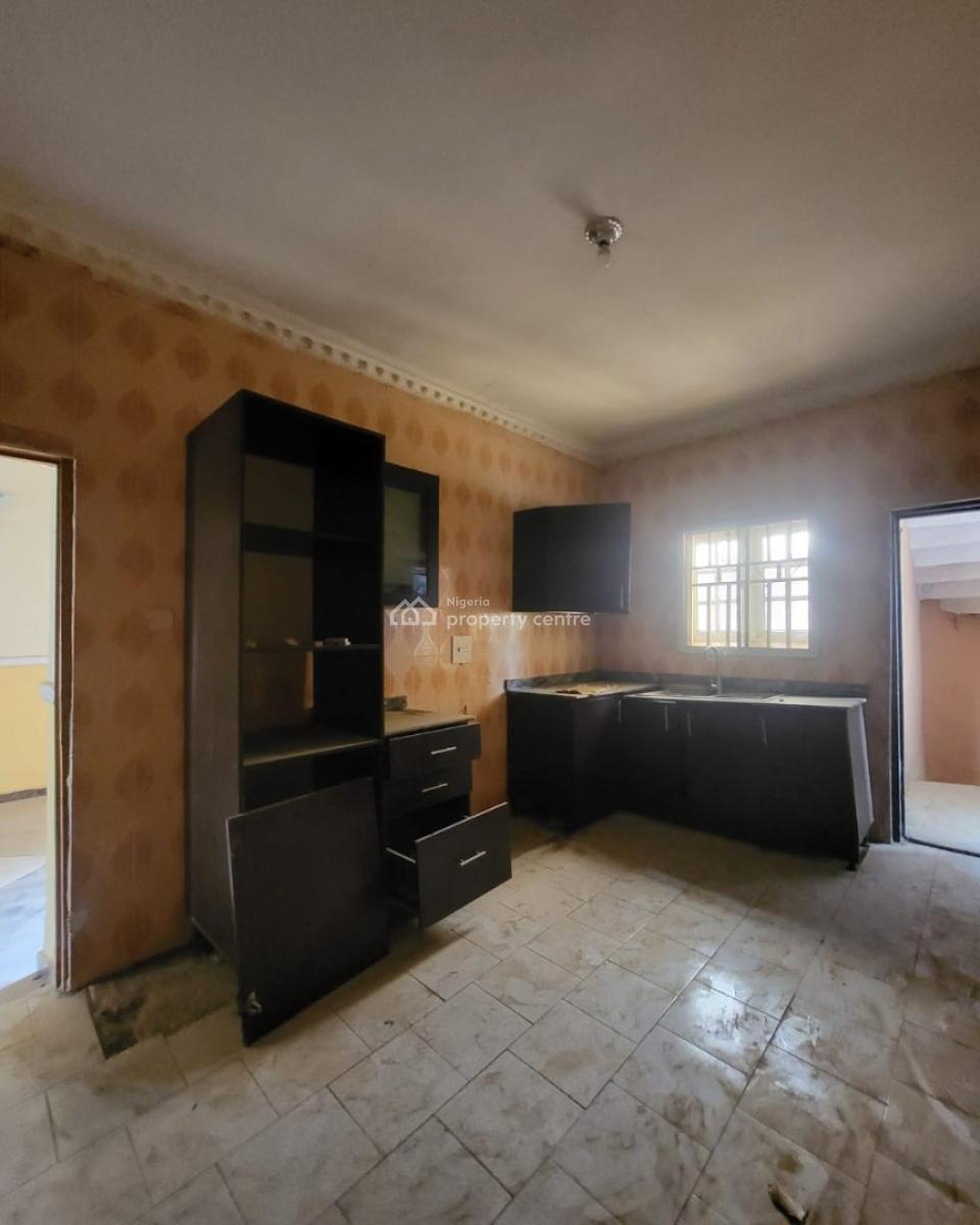 Superluxury 3 Bedroom Flat Inside Estate on a Tarred Road, Gaduwa, Abuja, Flat / Apartment for Rent