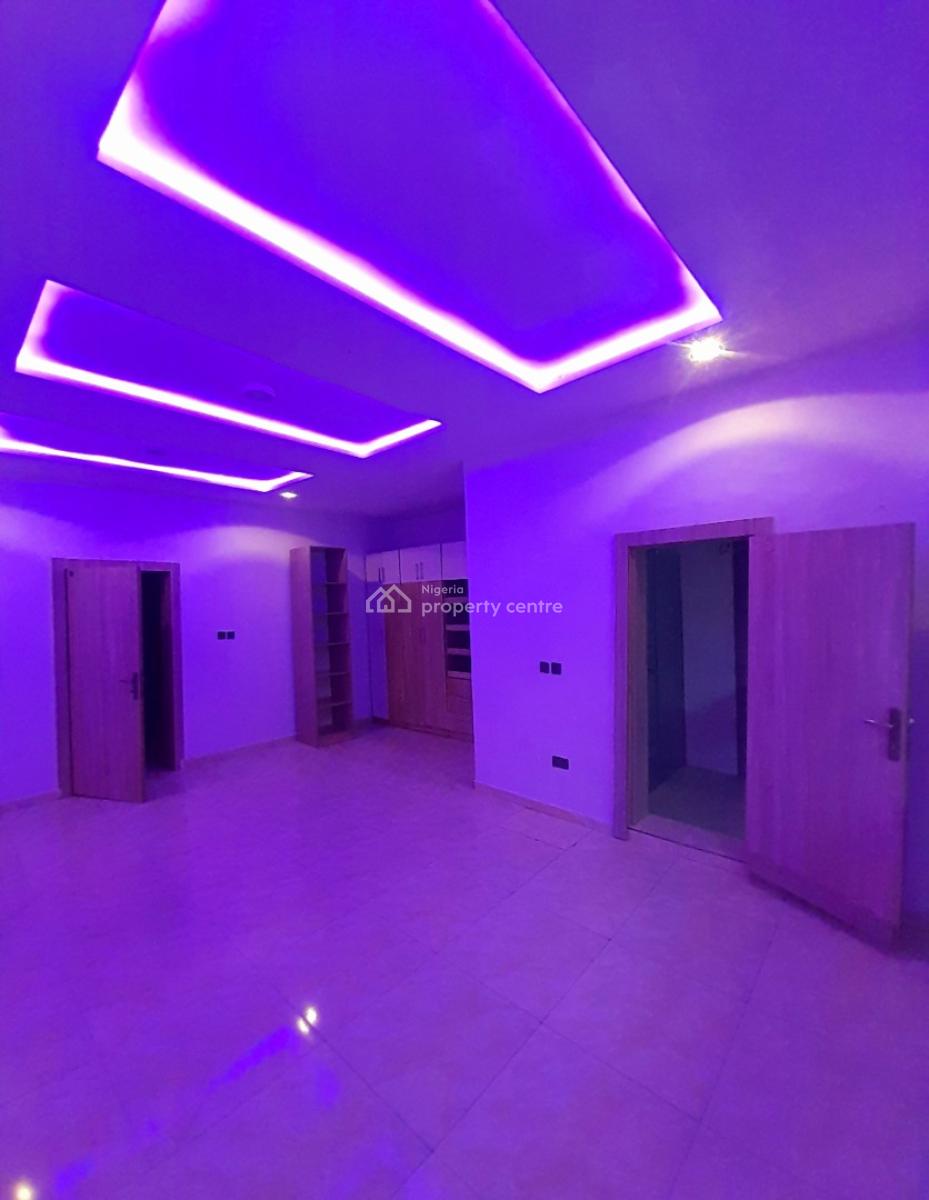 Masters Bedroom (shared Apartment), Royal Pine Estate, Orchid, Lekki, Lagos, Self Contain (single Rooms) for Rent