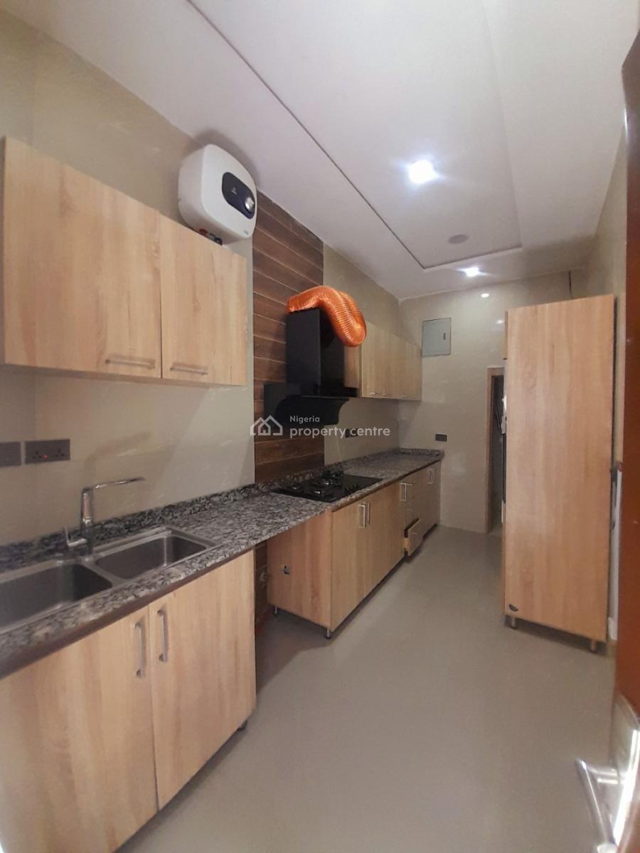 Masters Bedroom (shared Apartment), Royal Pine Estate, Orchid, Lekki, Lagos, Self Contain (single Rooms) for Rent