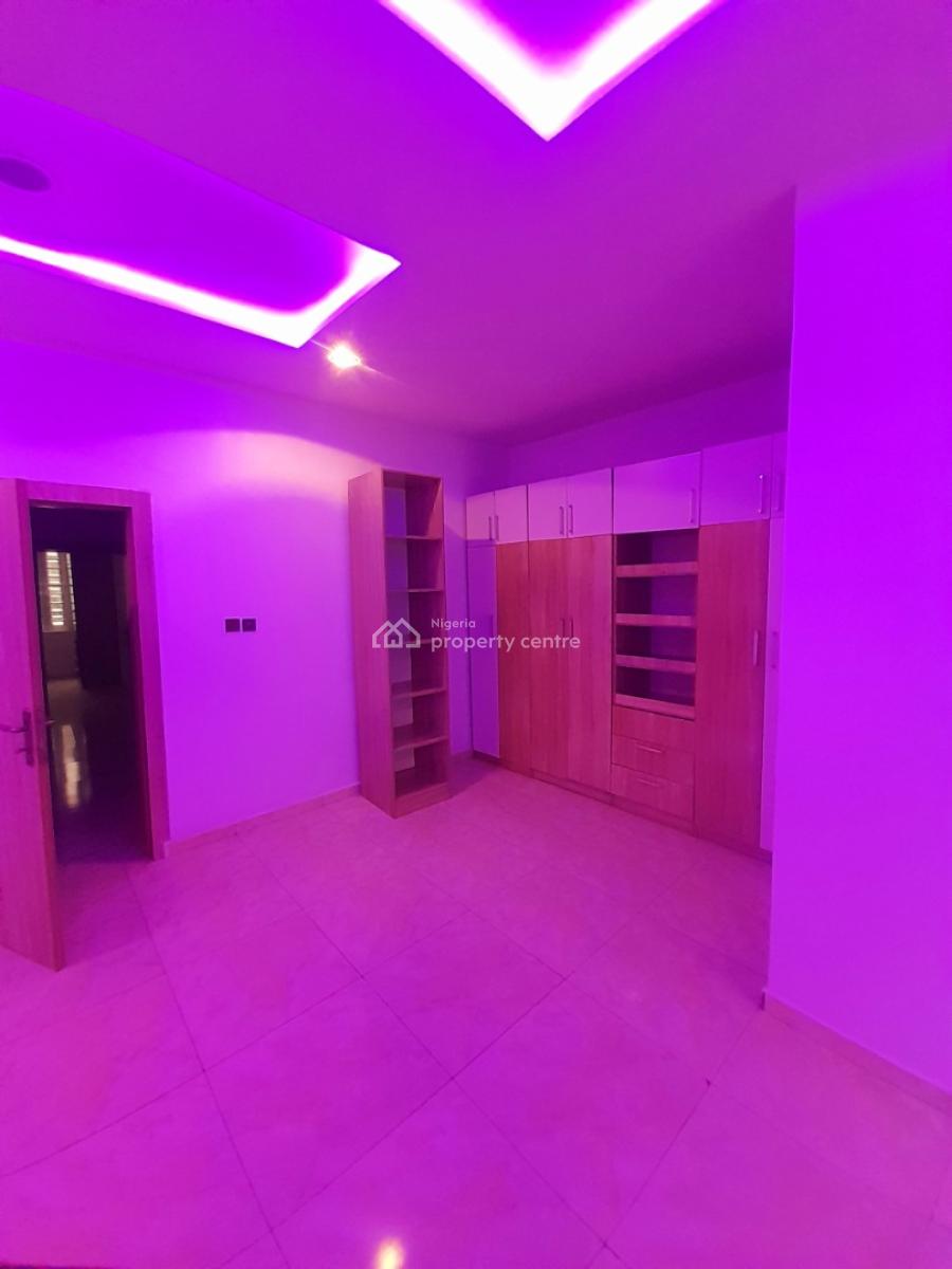 Masters Bedroom (shared Apartment), Royal Pine Estate, Orchid, Lekki, Lagos, Self Contain (single Rooms) for Rent