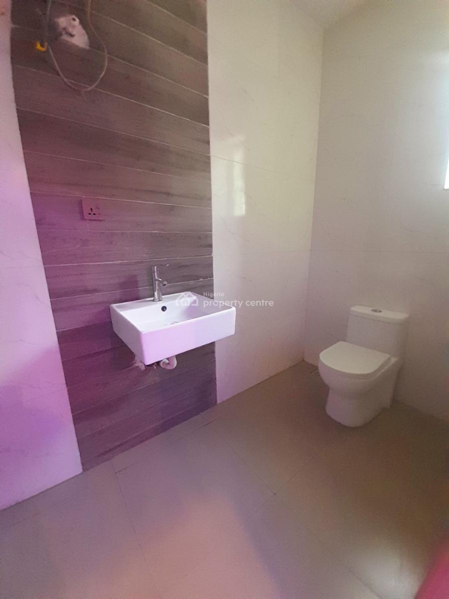 Masters Bedroom (shared Apartment), Royal Pine Estate, Orchid, Lekki, Lagos, Self Contain (single Rooms) for Rent