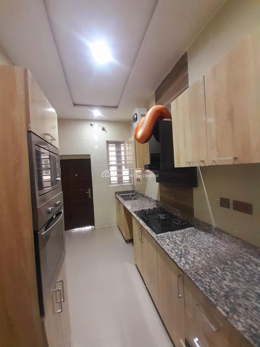 Standard Room Upstairs (shared Apartment), Royal Pine Estate, Orchid Road, Lekki, Lagos, Self Contain (single Rooms) for Rent