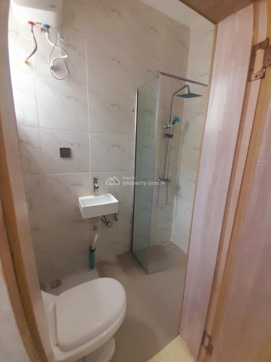 Standard Room Upstairs (shared Apartment), Royal Pine Estate, Orchid Road, Lekki, Lagos, Self Contain (single Rooms) for Rent