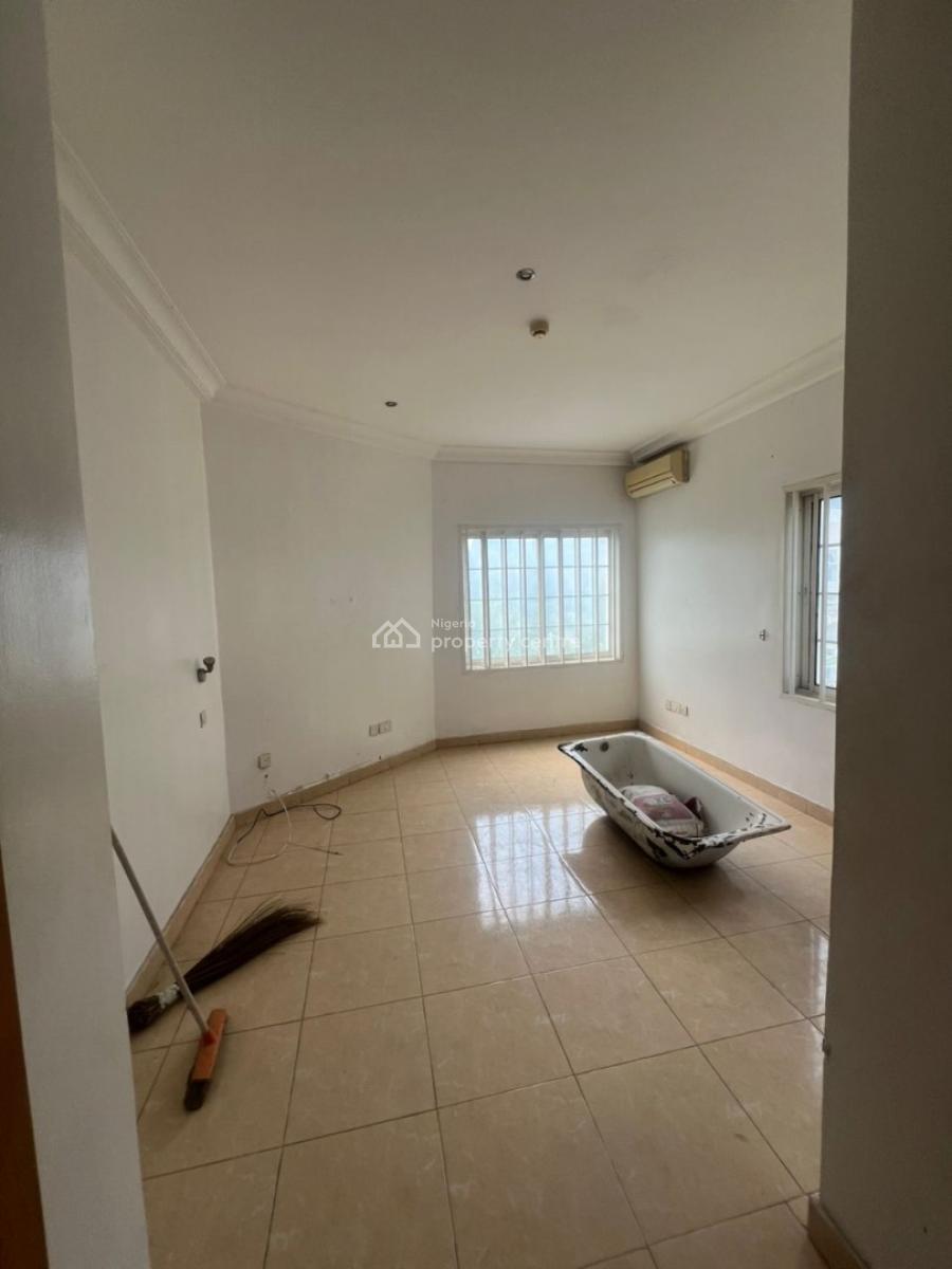 Well-maintained 3-bedroom Apartment + Bq, Banana Island, Ikoyi, Lagos, Flat / Apartment for Rent