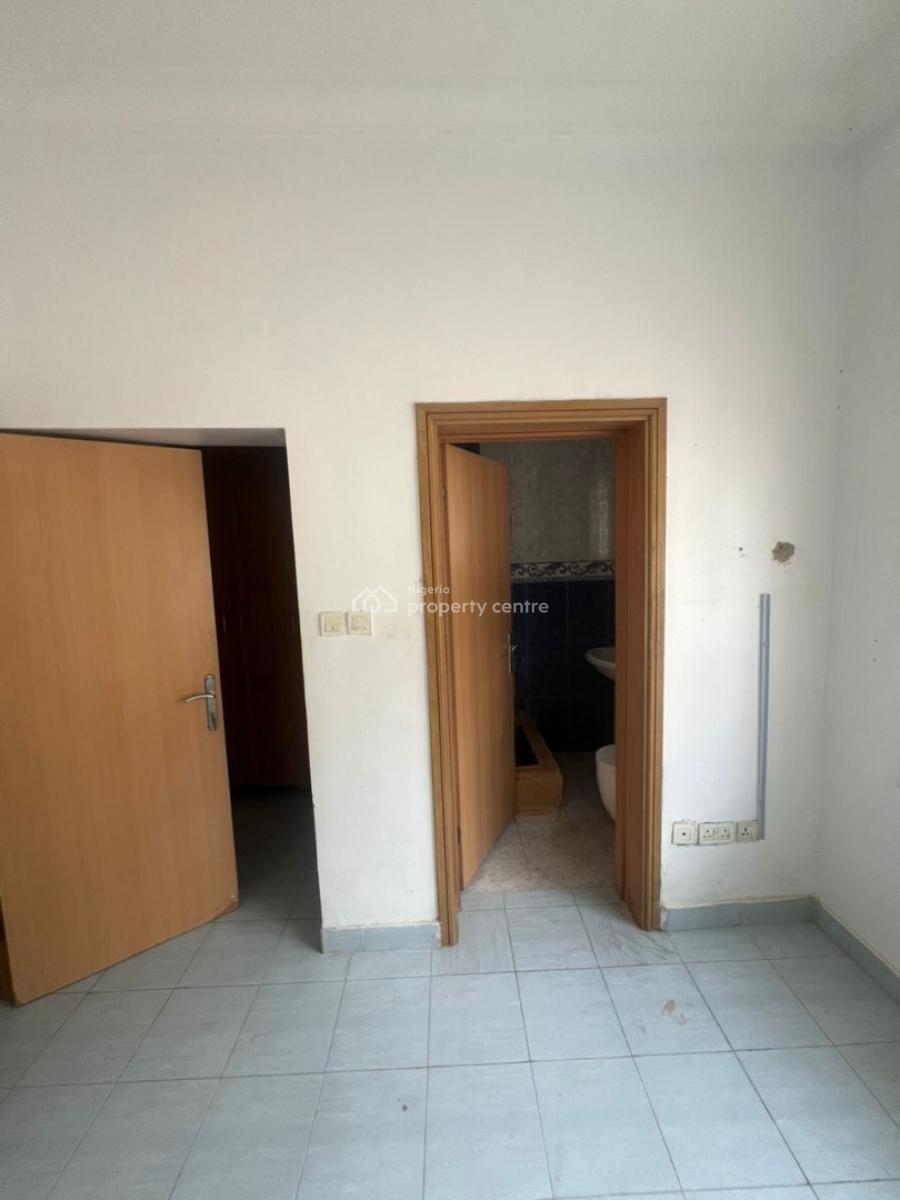 Well-maintained 3-bedroom Apartment + Bq, Banana Island, Ikoyi, Lagos, Flat / Apartment for Rent