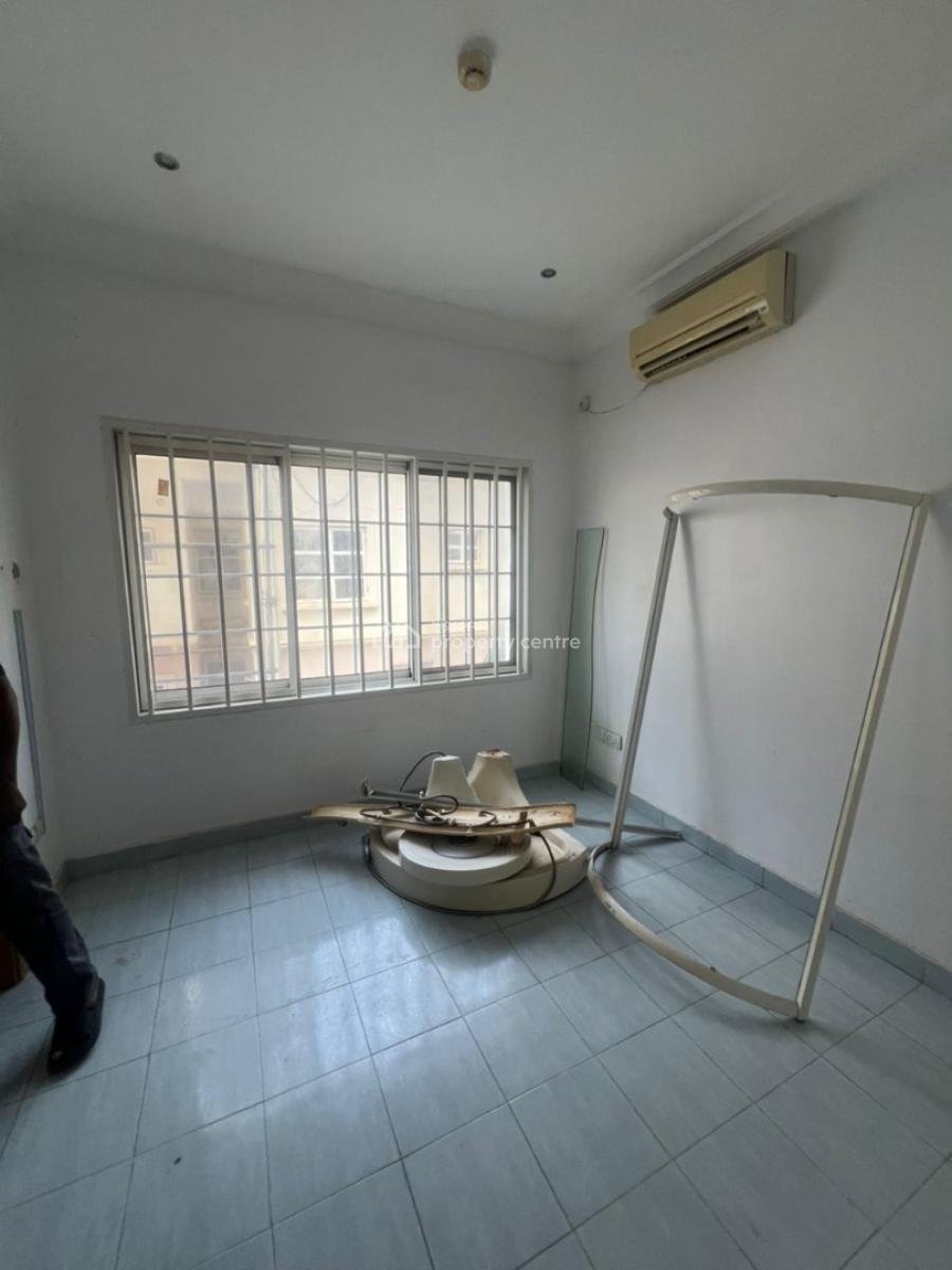 Well-maintained 3-bedroom Apartment + Bq, Banana Island, Ikoyi, Lagos, Flat / Apartment for Rent