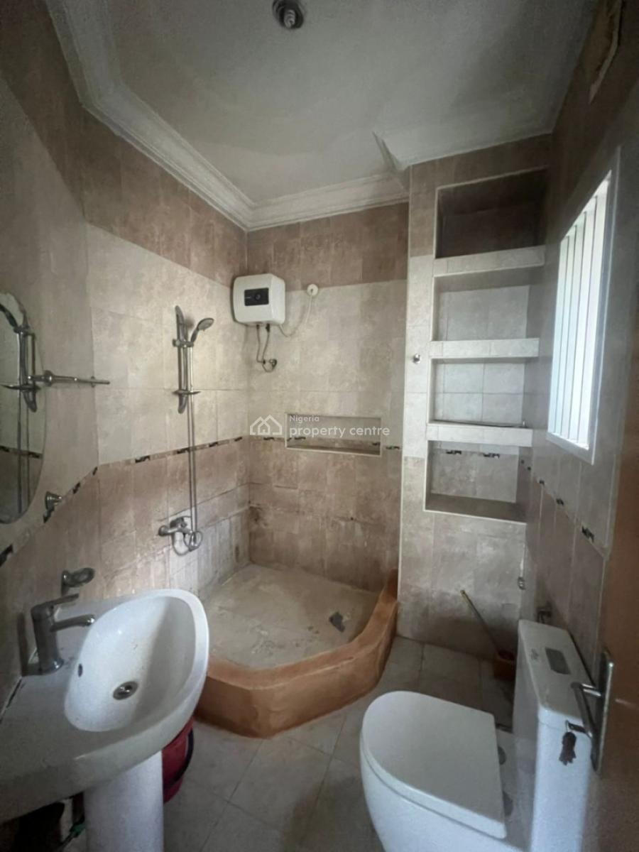 Well-maintained 3-bedroom Apartment + Bq, Banana Island, Ikoyi, Lagos, Flat / Apartment for Rent