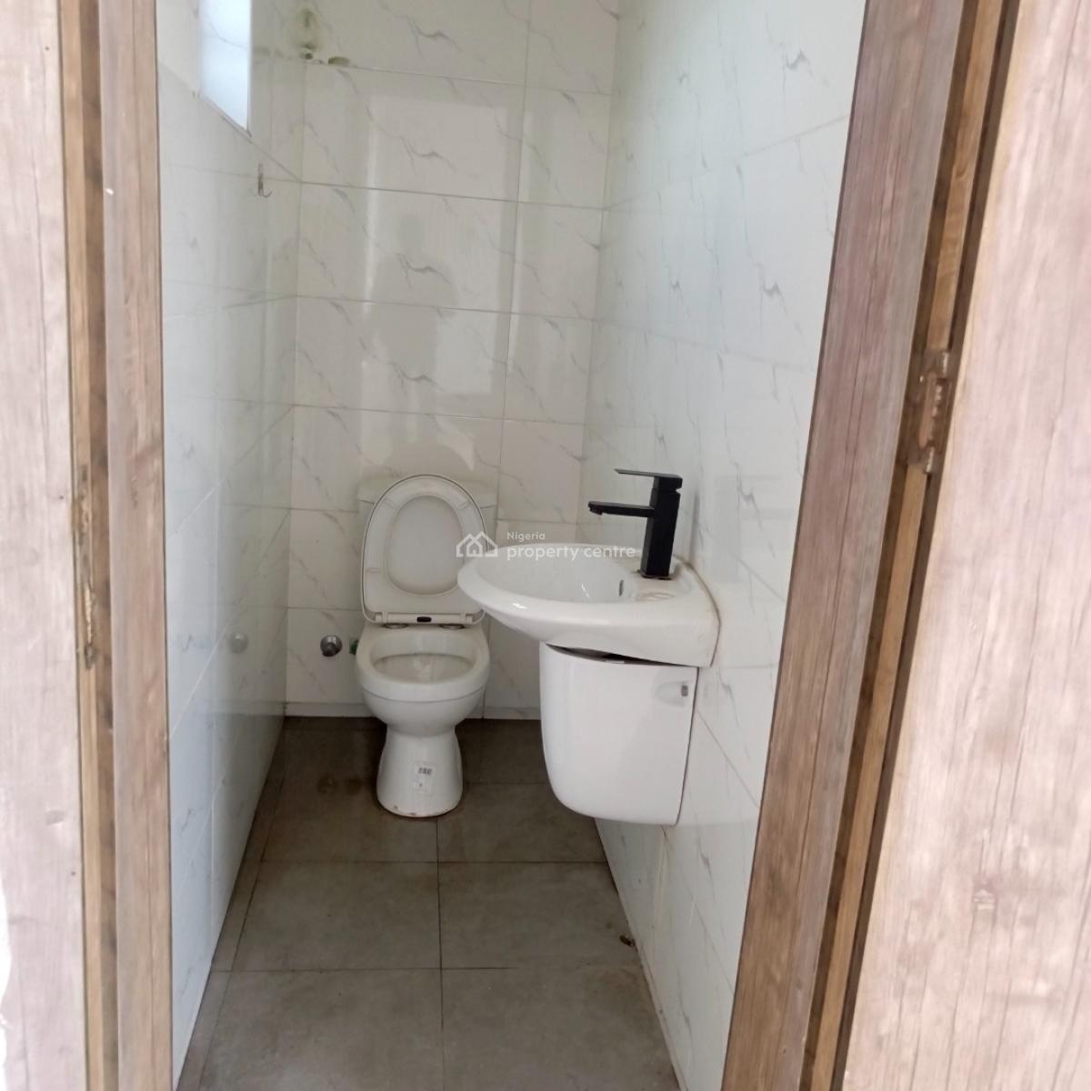 2 Bedroom Flat, Off Domino Pizza Ologolo Lekki Lagos, Ologolo, Lekki, Lagos, Flat / Apartment for Rent