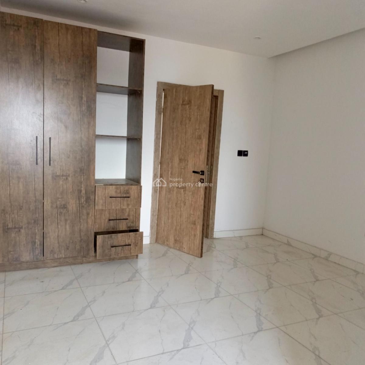 2 Bedroom Flat, Off Domino Pizza Ologolo Lekki Lagos, Ologolo, Lekki, Lagos, Flat / Apartment for Rent