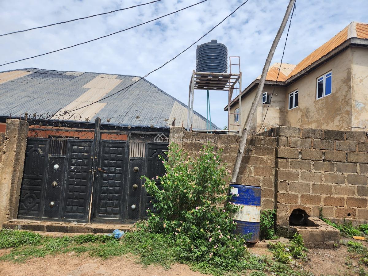 Strategic Twin 2 Bedroom Bungalow Near The Road, Elewuro Off Olorunda Abaa Road, Akobo, Akobo, Ibadan, Oyo, Detached Bungalow for Sale