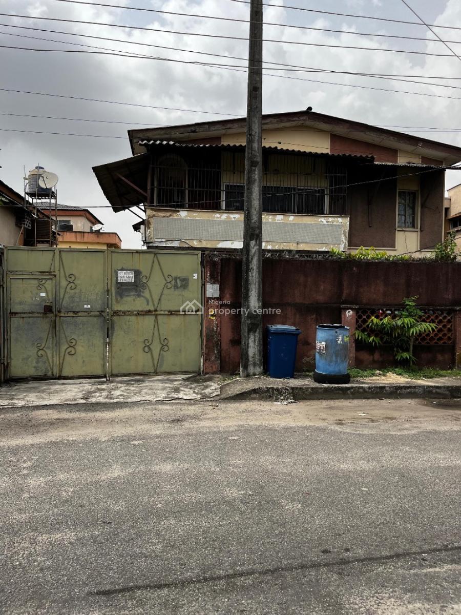a Block of Flat on a Storey Building, Bode Thomas, Bode Thomas, Surulere, Lagos, Block of Flats for Sale