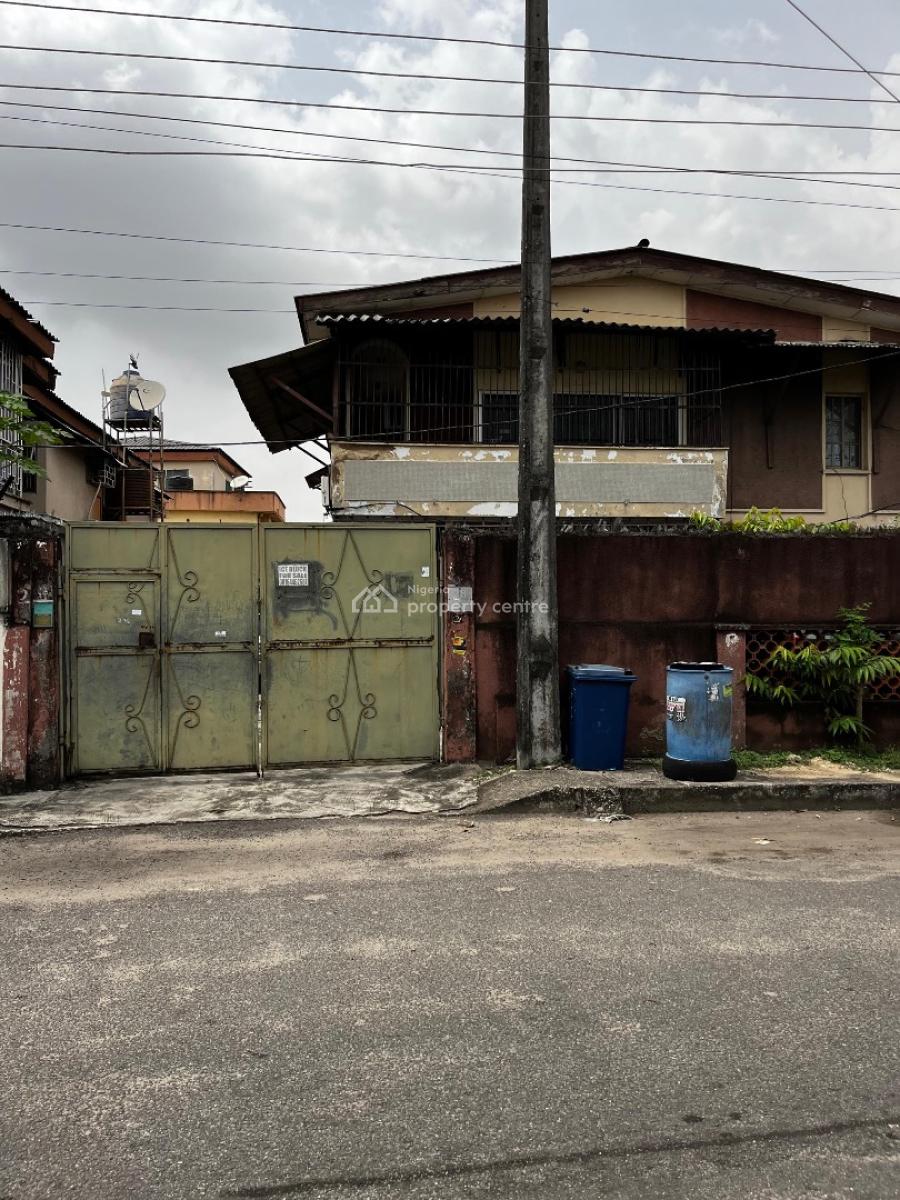 a Block of Flat on a Storey Building, Bode Thomas, Bode Thomas, Surulere, Lagos, Block of Flats for Sale