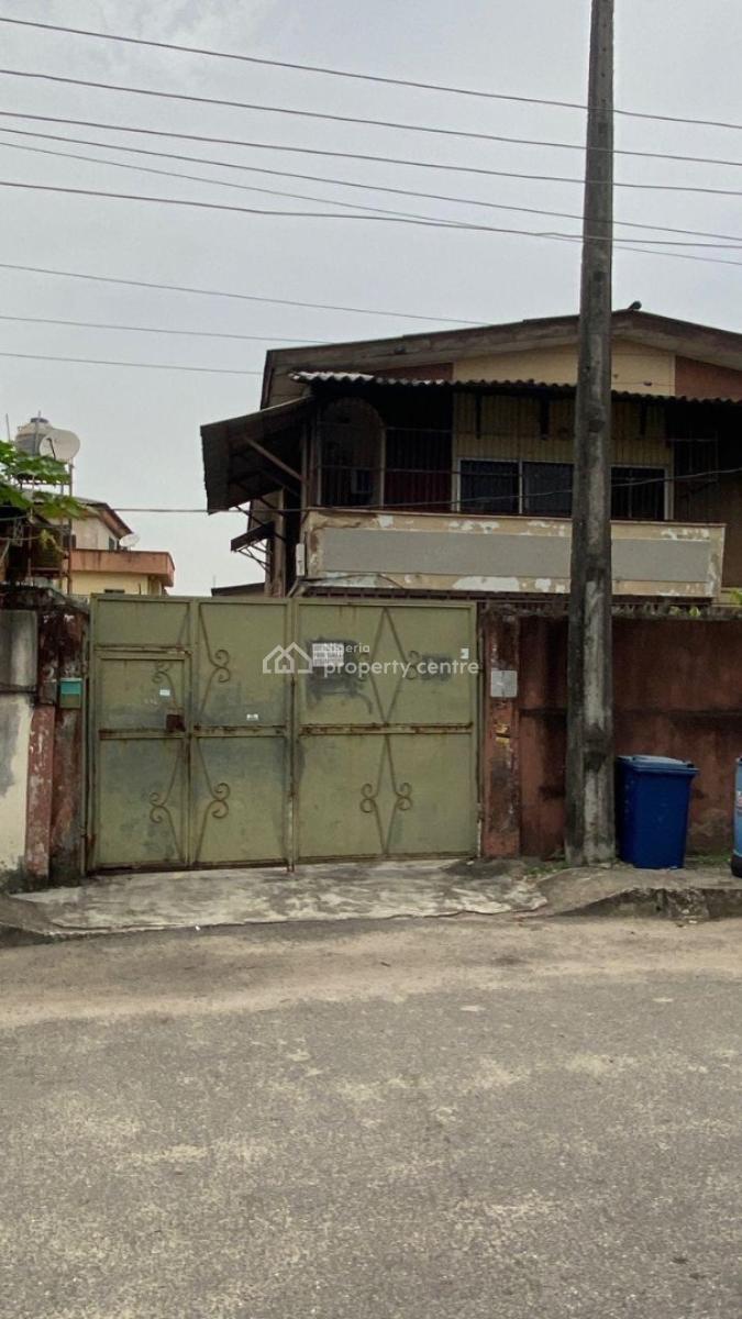 a Block of Flat on a Storey Building, Bode Thomas, Bode Thomas, Surulere, Lagos, Block of Flats for Sale