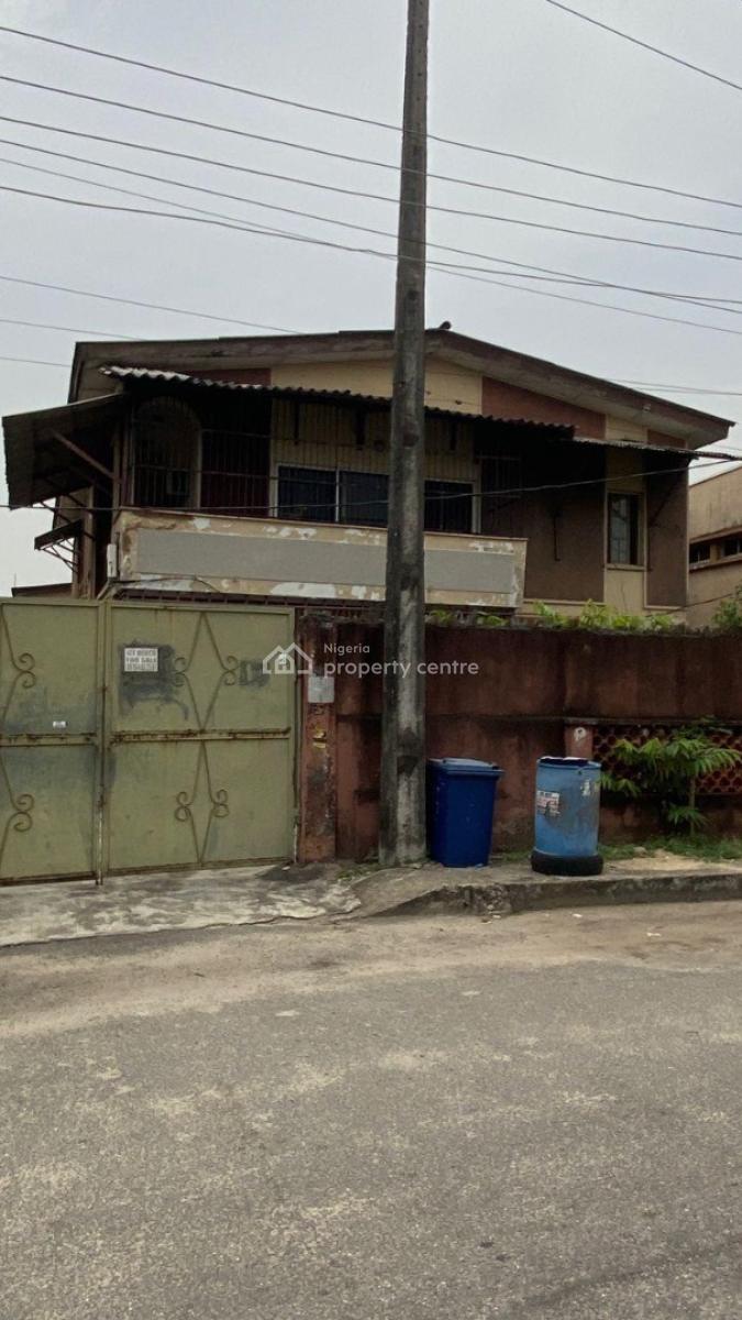 a Block of Flat on a Storey Building, Bode Thomas, Bode Thomas, Surulere, Lagos, Block of Flats for Sale